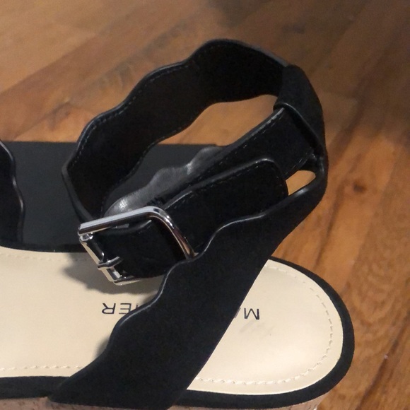 Platform sandals - Picture 2 of 3
